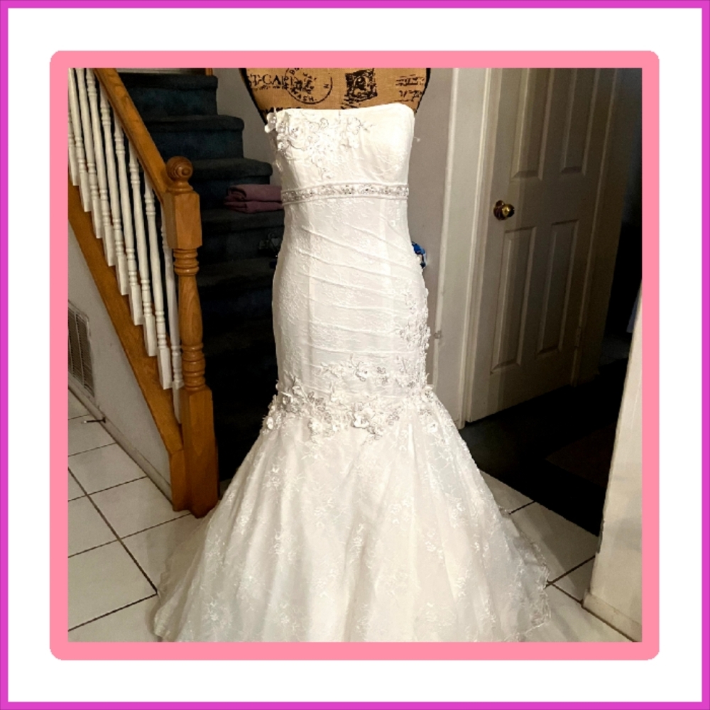 Elegant White Lace Wedding Dress